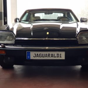 Jaguar XJS e targa personalizzata
